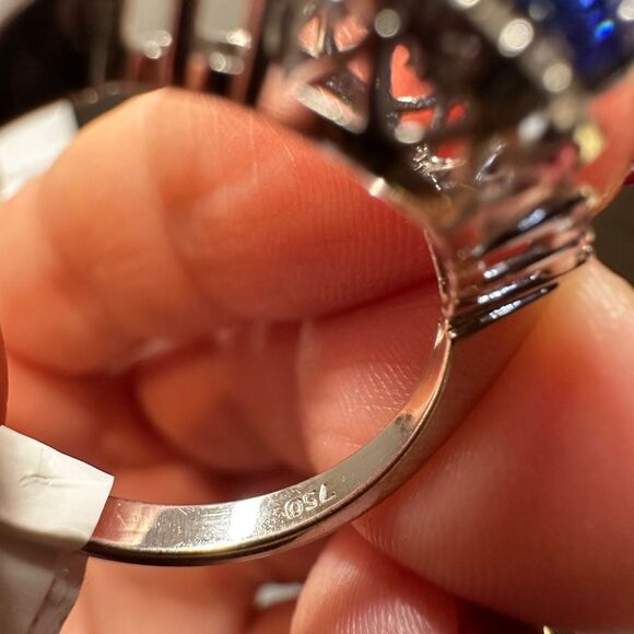STUNNING 2.23ct sapphire with .28ctw diamonds, set in 18k white gold ring!! - Picture 8 of 17